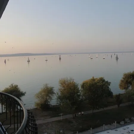 アパート Vizparti