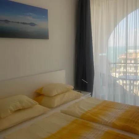 Vizparti Apartment *